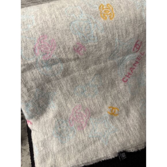 Chanel Gray Multicolor Logo Pattern Scarf 43% Cashmere 36% Wool 21% Silk Made In - Picture 16 of 16